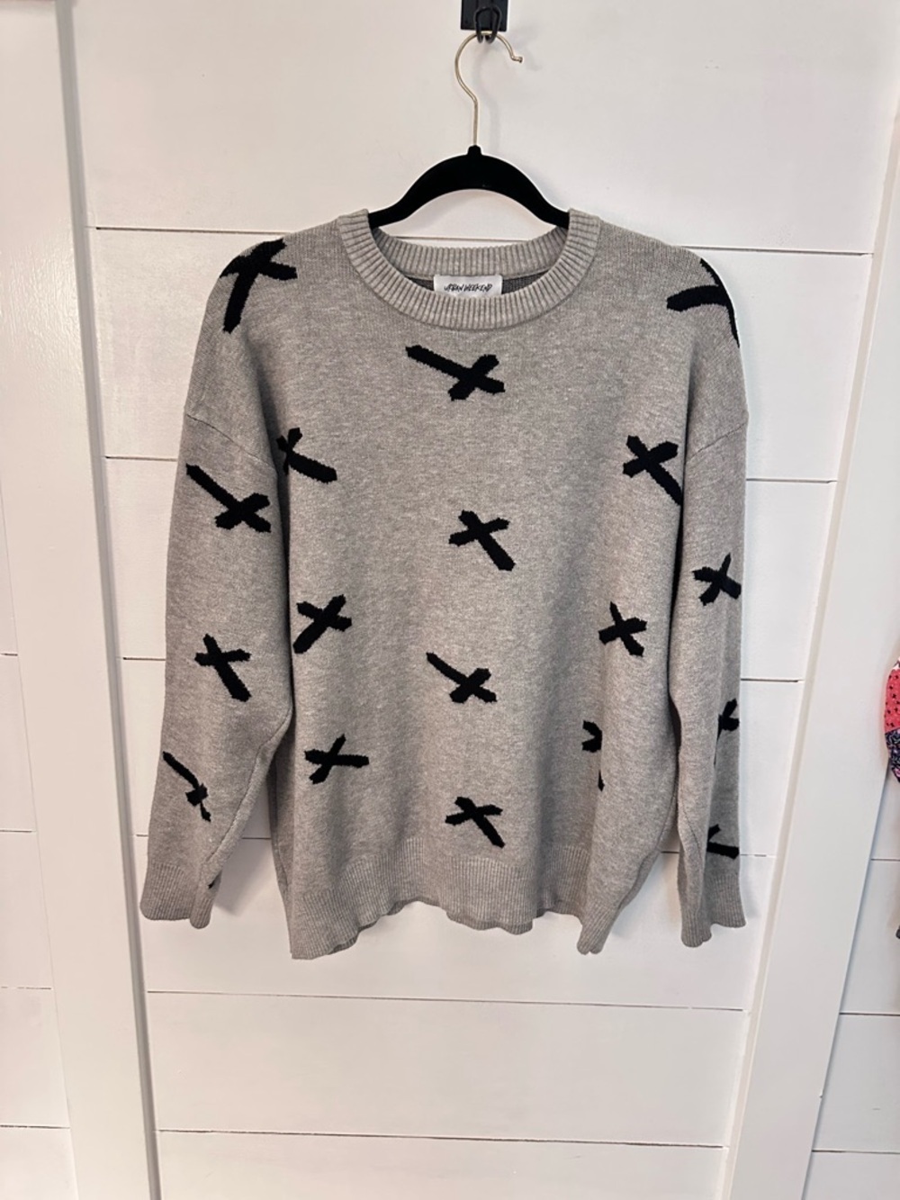 Urban Weekend Gray Sweater Black Cross Print Size Medium Crewneck Knit Pullover